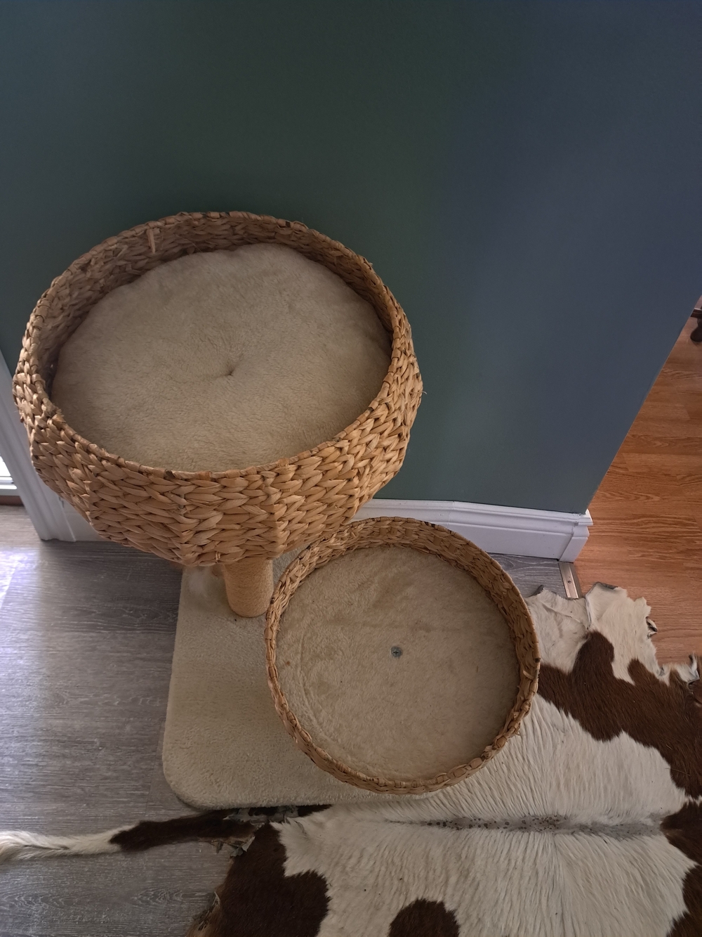 Woven Seagrass Cat Perch with Removable Cushion - Natural